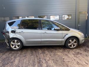 Used Front door 4-door, right Ford S-Max (GBW) 2.0 16V Flexifuel Price on request offered by Autohandel-Smet Gebroeders NV