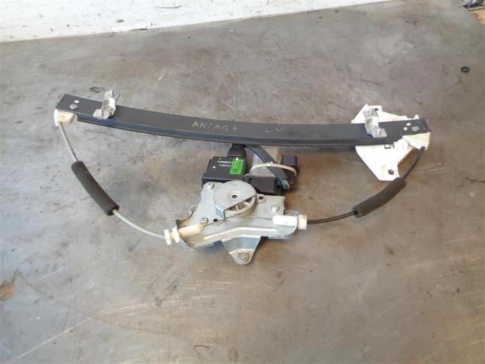 Usados Motor de ventanilla de puerta Opel Antara (LA6) 2.2 CDTI 16V 4x4 Precio de solicitud ofrecido por Autohandel-Smet Gebroeders NV