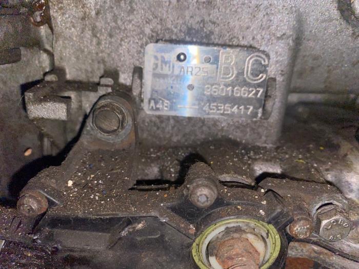 Gearbox from a Opel Omega B (25/26/27) 2.5 TD 2002