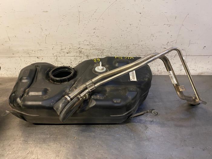 Begagnade Tank Ford Fiesta 7 1.1 Ti-VCT 12V 85 Pris på förfrågan erbjuds av Autohandel-Smet Gebroeders NV