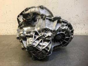 Used Gearbox Renault Master IV (FV) 2.3 dCi 110 16V FWD Price on request offered by Autohandel-Smet Gebroeders NV