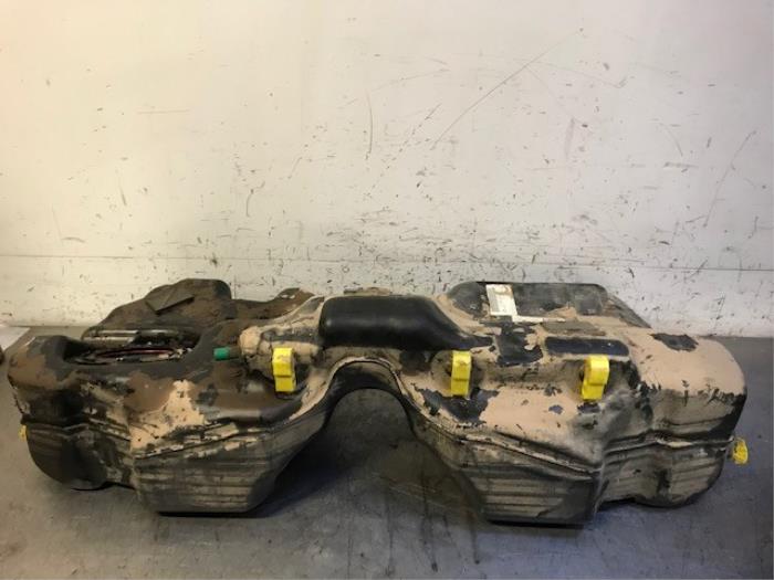 Begagnade Tank Jaguar XE 2.0d 180 16V Pris på förfrågan erbjuds av Autohandel-Smet Gebroeders NV