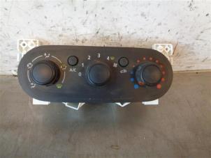 Used Air conditioning control panel Renault Trafic (1FL/2FL/3FL/4FL) 1.6 dCi 95 Price on request offered by Autohandel-Smet Gebroeders NV