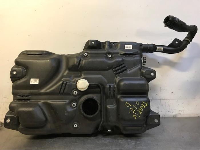 Begagnade Tank Renault Trafic (1FL/2FL/3FL/4FL) 1.6 dCi 95 Pris på förfrågan erbjuds av Autohandel-Smet Gebroeders NV