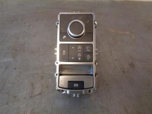 Used I-Drive knob Landrover Range Rover Sport (LW) 3.0 TDV6 Price on request offered by Autohandel-Smet Gebroeders NV