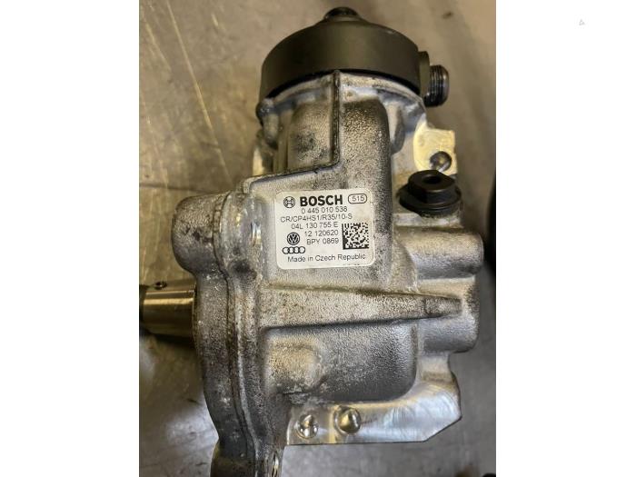 High pressure pump from a Volkswagen Caddy Combi IV 2.0 TDI 102 2019
