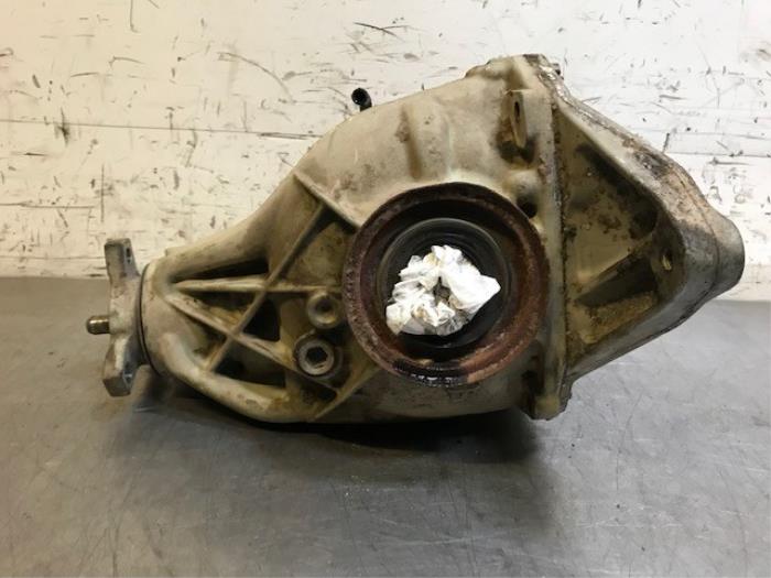 Rear differential from a Mercedes-Benz GL (X166) 5.5 GL 63 AMG V8 32V 4-Matic 2013