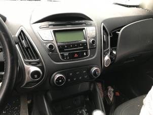 Used Air conditioning control panel Hyundai iX35 (LM) 1.6 GDI 16V Price on request offered by Autohandel-Smet Gebroeders NV
