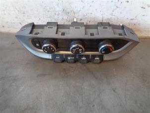 Used Air conditioning control panel Kia Rio III (UB) 1.2 CVVT 16V Price on request offered by Autohandel-Smet Gebroeders NV