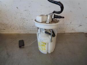 Used Electric fuel pump Ford Fiesta 7 1.1 Ti-VCT 12V 85 Price on request offered by Autohandel-Smet Gebroeders NV