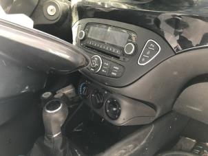 Gebrauchte Radio Opel Corsa E Preis auf Anfrage angeboten von Autohandel-Smet Gebroeders NV