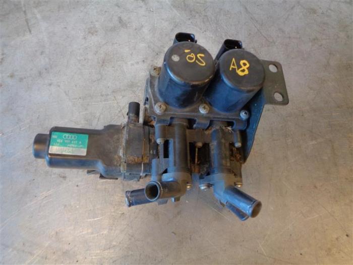 Begagnade Vattenpump Audi A8 Pris på förfrågan erbjuds av Autohandel-Smet Gebroeders NV