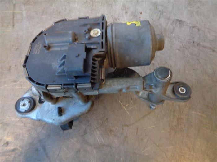 Front wiper motor from a Peugeot 407 2008