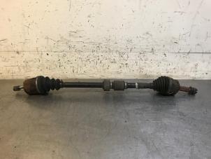 Used Front drive shaft, right Kia Cee'd (EDB5) 1.6 CRDi 16V Price on request offered by Autohandel-Smet Gebroeders NV