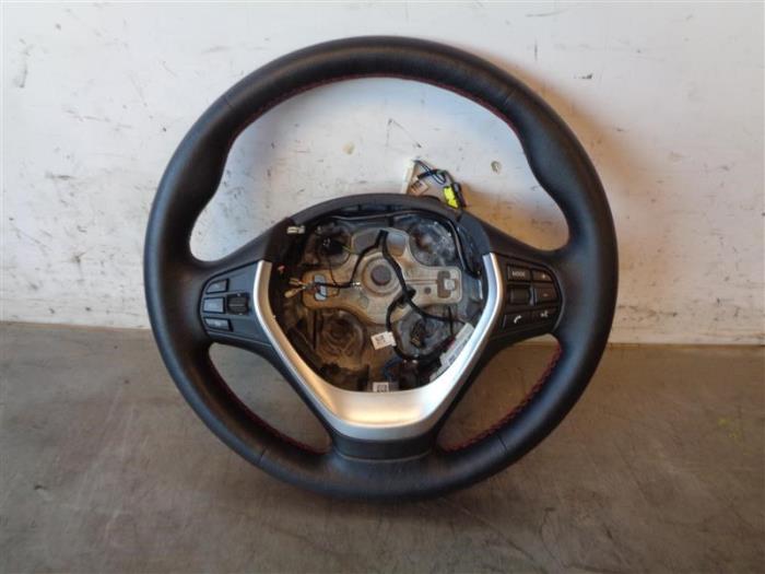 Używane Kierownica BMW 3 serie Touring (F31) 318d 2.0 16V Cena na żądanie oferowane przez Autohandel-Smet Gebroeders NV