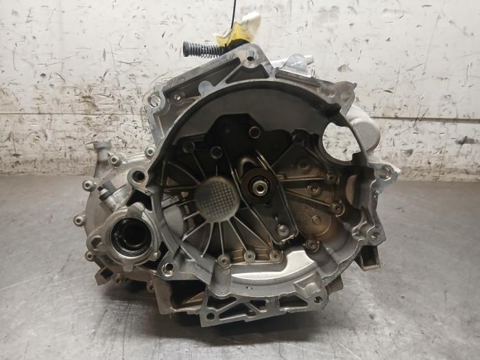 Gebrauchte Getriebe Volkswagen Polo VI (AW1) 1.0 MPI 12V Preis auf Anfrage angeboten von Autohandel-Smet Gebroeders NV