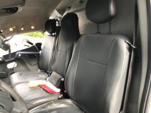 Used Double front seat, right Nissan NV 400 (M9J) 2.3 dCi 110 16V Price on request offered by Autohandel-Smet Gebroeders NV