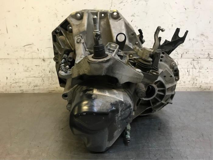 Getriebe van een Renault Clio III (BR/CR) 1.5 dCi 85 2010