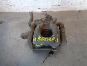 Used Rear brake calliper, left Nissan Qashqai (J11) 1.5 dCi 115 Price on request offered by Autohandel-Smet Gebroeders NV