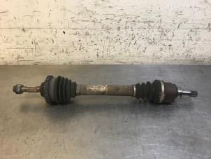 Used Front drive shaft, left Peugeot 206 SW (2E/K) 1.4 HDi Price on request offered by Autohandel-Smet Gebroeders NV