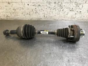 Used Front drive shaft, right Volkswagen Touareg (7PA/PH) 3.0 TDI V6 24V BlueMotion Technology DPF Price on request offered by Autohandel-Smet Gebroeders NV