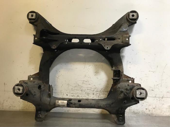 Used Subframe Volkswagen Touareg (7PA/PH) 3.0 TDI V6 24V BlueMotion Technology DPF Price on request offered by Autohandel-Smet Gebroeders NV