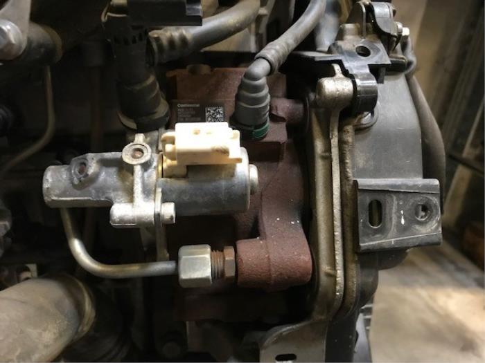 Begagnade Högtryckspump Peugeot 4008 Pris på förfrågan erbjuds av Autohandel-Smet Gebroeders NV