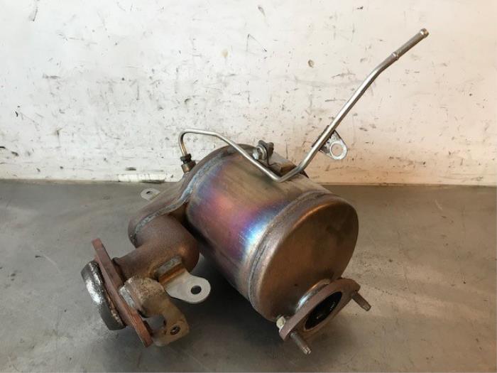 Gebrauchte Katalysator Toyota Corolla (E15) 1.4 D-4D 90 Preis auf Anfrage angeboten von Autohandel-Smet Gebroeders NV