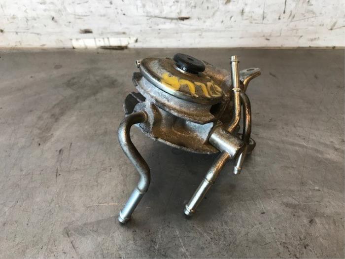 Gebrauchte Kraftstofffilter Toyota Corolla (E15) 1.4 D-4D 90 Preis auf Anfrage angeboten von Autohandel-Smet Gebroeders NV