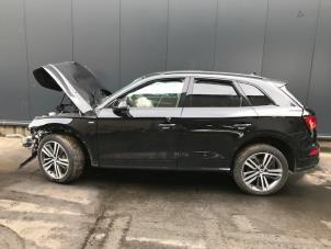 Used Front wing, left Audi Q5 (FYB/FYG) 2.0 40 TDI 16V Quattro Price on request offered by Autohandel-Smet Gebroeders NV