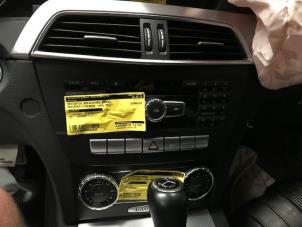 Używane Panel sterowania klimatyzacji Mercedes C (W204) 2.2 C-200 CDI 16V BlueEFFICIENCY Cena na żądanie oferowane przez Autohandel-Smet Gebroeders NV
