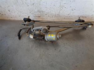 Used Front wiper motor Toyota Urban Cruiser 1.4 D-4D AWD Price on request offered by Autohandel-Smet Gebroeders NV