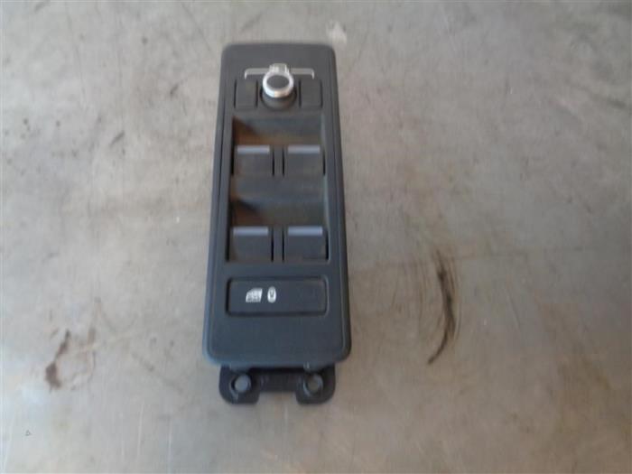 Usados Interruptor de ventanilla eléctrica Landrover Range Rover Sport (LW) 3.0 TDV6 Precio de solicitud ofrecido por Autohandel-Smet Gebroeders NV