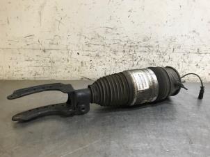 Used Front shock absorber, right Porsche Cayenne II (92A) 3.0 D V6 24V Price on request offered by Autohandel-Smet Gebroeders NV