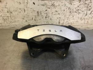 Usados Pinza de freno izquierda delante Tesla Model 3 EV AWD Precio de solicitud ofrecido por Autohandel-Smet Gebroeders NV