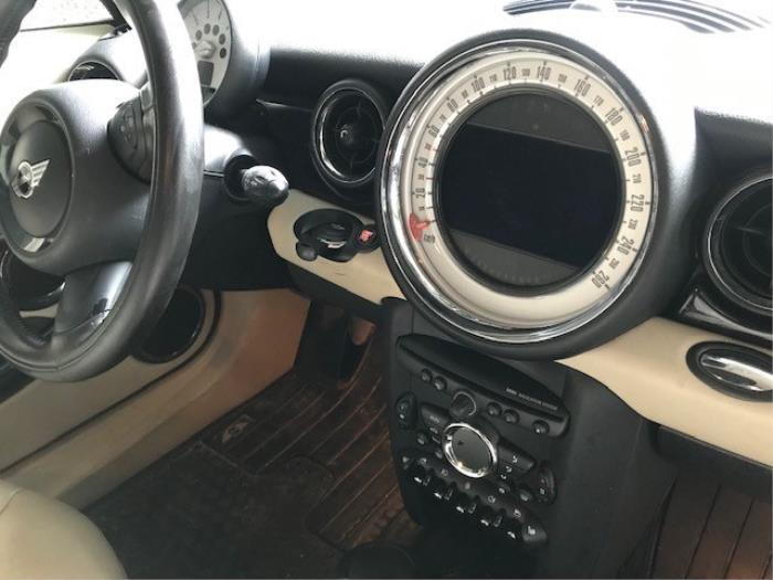 Begagnade Innerdisplay Mini Mini (R56) 1.6 Cooper D 16V Pris på förfrågan erbjuds av Autohandel-Smet Gebroeders NV