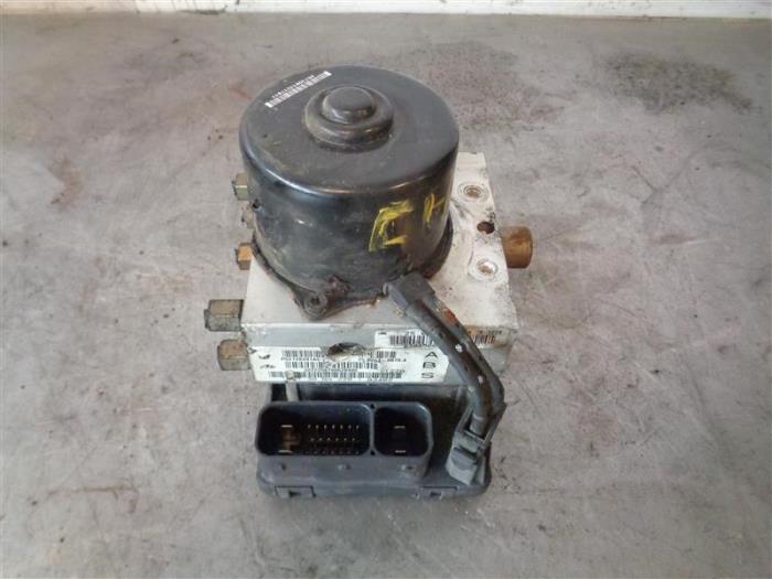 ABS pump from a Jeep Cherokee/Liberty (KJ) 2.5 CRD 16V 2001