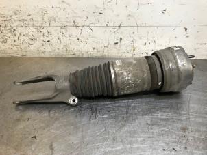 Used Fronts shock absorber, left Porsche Panamera Price on request offered by Autohandel-Smet Gebroeders NV