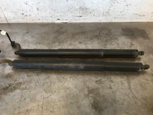 Used Set of tailgate gas struts Audi Q5 (FYB/FYG) 2.0 40 TDI 16V Quattro Price on request offered by Autohandel-Smet Gebroeders NV
