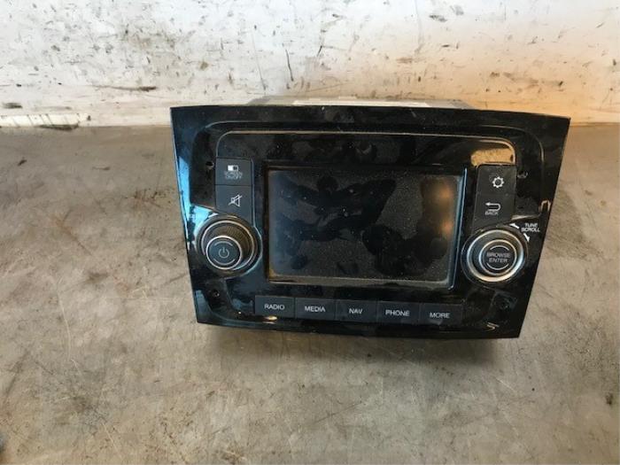 Używane System nawigacji Fiat Doblo Cargo (263) 1.3 D Multijet Cena na żądanie oferowane przez Autohandel-Smet Gebroeders NV