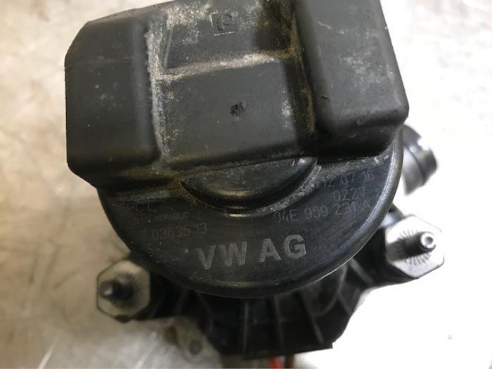 Bomba de aire de gases de escape de un Volkswagen Golf VII (AUA) 2.0 GTI 16V 2017