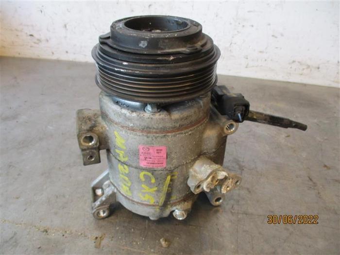 Air conditioning pump from a Mazda CX-5 (KF) 2.2 SkyActiv-D 184 16V 4WD 2019