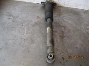 Used Rear shock absorber, right Kia Sportage (QL) 1.7 CRDi 115 16V 4x2 Price on request offered by Autohandel-Smet Gebroeders NV