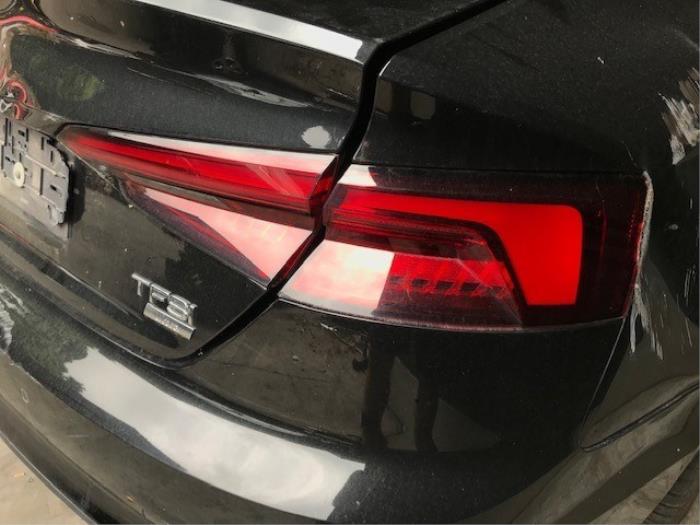 Feu arrière droit d'un Audi A5 Sportback (F5A/F5F) 2.0 T MHEV 16V 2018