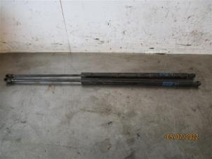 Used Set of tailgate gas struts Chevrolet Trax 1.4 Turbo 16V 4x2 Price on request offered by Autohandel-Smet Gebroeders NV