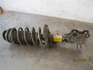 Used Front shock absorber rod, left Chevrolet Trax 1.4 Turbo 16V 4x2 Price on request offered by Autohandel-Smet Gebroeders NV