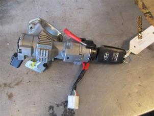 Used Ignition lock + key Hyundai iX35 (LM) 1.6 GDI 16V Price on request offered by Autohandel-Smet Gebroeders NV