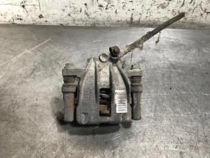 Used Front brake calliper, right Smart Fortwo Coupé (451.3) 0.8 CDI Price on request offered by Autohandel-Smet Gebroeders NV