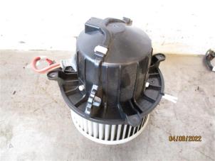 Used Heating and ventilation fan motor Mercedes Vito (447.6) 1.6 111 CDI 16V Price on request offered by Autohandel-Smet Gebroeders NV