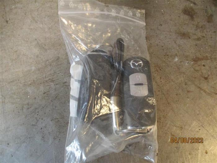 Usados Llave Mazda 2 (DJ/DL) 1.5 SkyActiv-G 90 Precio de solicitud ofrecido por Autohandel-Smet Gebroeders NV